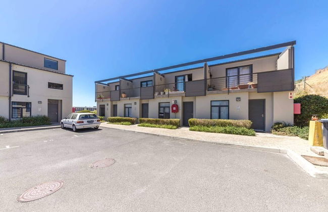 Delightful 2 Bedroom Townhouse in Woodstock - Photo 29