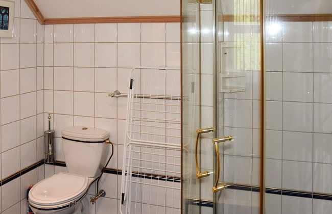 8 Person Holiday Home in Midsund - Foto 17