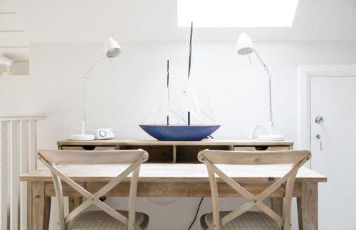 Superior House for 6 Near Beach w Parking Garden - Foto 44