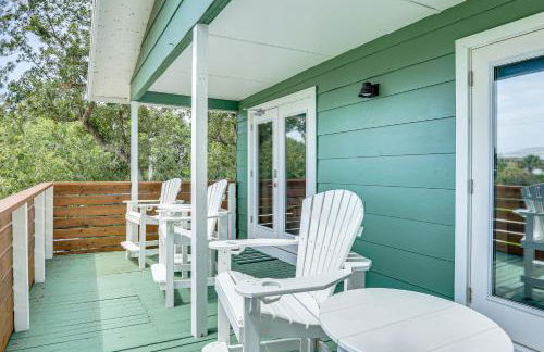 Walk to Ocean Unit with Deck in Fernandina Beach! - Foto 1
