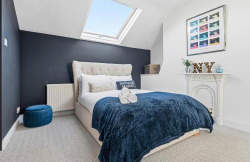 Luxurious 3 bed 1 Bath Stay Ideal for Families and Contractors - Photo 2