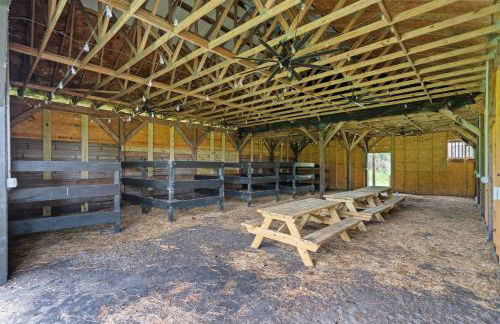 Grandma's Farm on 6 acres with Lighted Barn and River Access - Foto 64