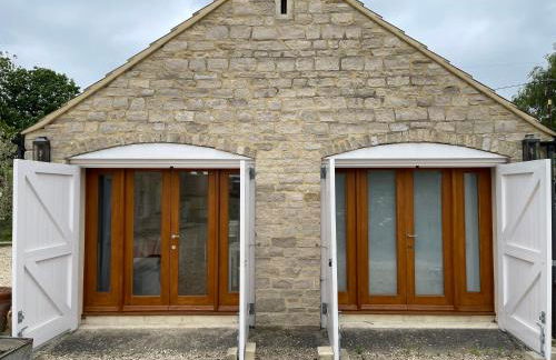 Whitley Old Garage - Photo 33