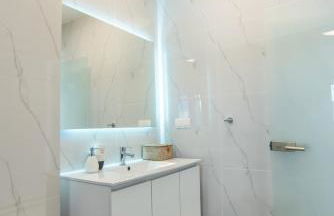 Delightful Penthouse - Photo 24