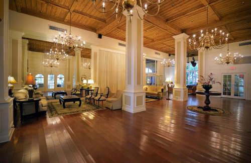 Palm Beach Hotel Petite Retreat 2 blocks to beach!! Historic Landmark - Photo 12