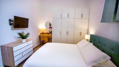 Cosmo 38 Luxury Apartments - Free Parking - Foto 4, furniture, wardrobe