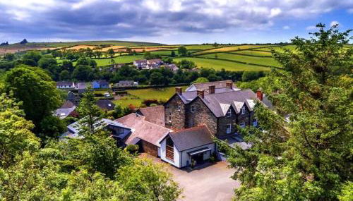 Wolfscastle Country Hotel - Foto 1