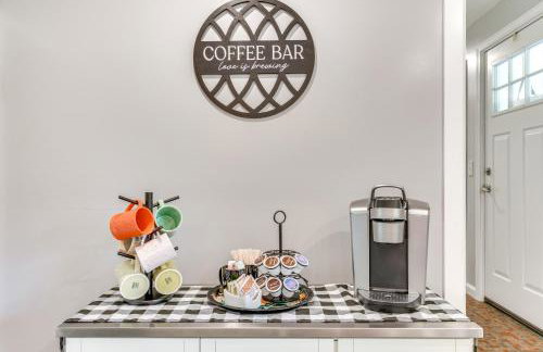 Near Trails and Wineries Victor Getaway with Fire Pit - Foto 12