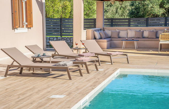 Classic Villa - Photo 12