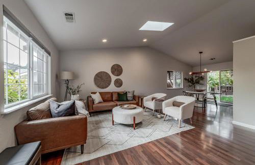 Hedge Rose House - Photo 1