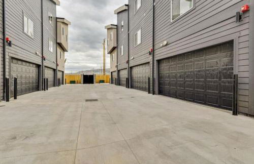 3 Min to DT - 2 Car Garage - Lux Townhome - King Bed - Foto 28