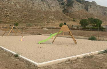 Granja escuela con bungalows Familias y grupos Parking privado gratuito - Foto 11