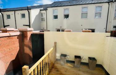 2025 Award Winner Liverpool Peach House - 4 Bedrooms - Foto 72