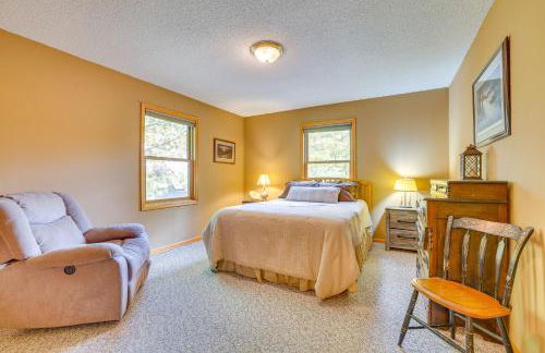 Gorgeous Lake Arbutus Getaway with Dock and Boat House - Foto 18