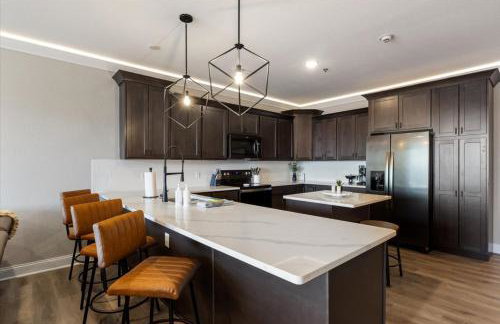 Upscale Lakeside Condo with Extraordinary Amenities at Topsider in Osage Beach 19mm - Photo 13