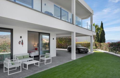 4-Bedroom Modern Villa with Sea View - Photo 33