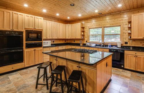 Idyllic Mtn Retreat with Hot Tub Near Shenandoah NP! - Foto 2