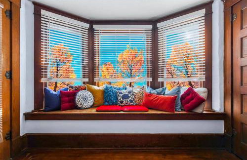 Historic Charm: Spacious 4BR Retreat Sleeps 11 - Holiday Home - Foto 9