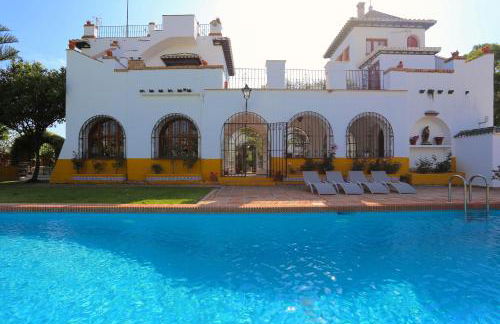 Hacienda Clavero Nine Superior Apartment - Photo 4