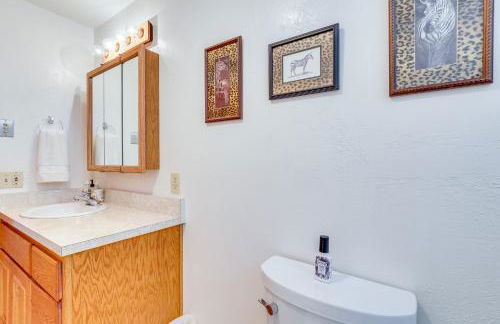 Across From Hiking Trails Woodsy Studio! - Foto 15