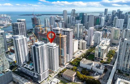 Modern Chic 1BR Downtown with Rooftop Pool & Views - Foto 42