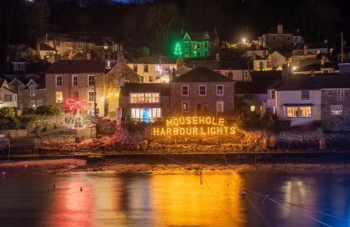 Tides Reach - Free WiFi - Harbourside - Wood Burner - Coffee Machine - Photo 26