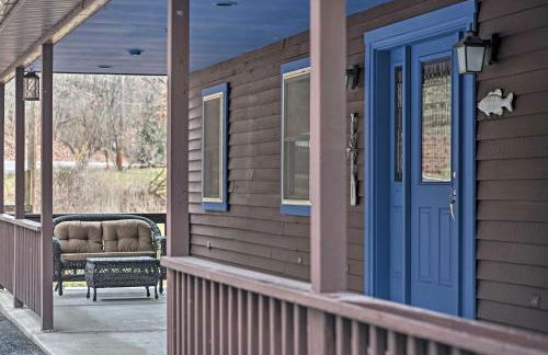 Riverfront Elkins Home with Fireplace and Deck! - Foto 24