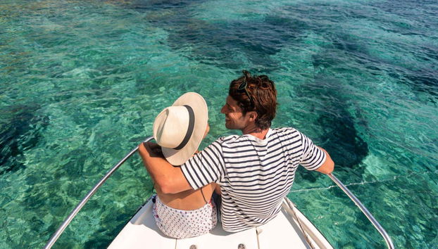 Navigando sulle acque cristalline di Tiran