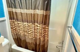 Riverfront Studio Cabin with Amazing View and Huge Yard - Foto 17