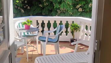 Gîte Le Marronnier, parking et terrasse au calme, entre Colmar-Riquewihr et Obernai, vue sur espaces verts et coteaux d Alsace, route du vin-châteaux - Photo 2