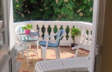 Gîte Le Marronnier, parking et terrasse au calme, entre Colmar-Riquewihr et Obernai, vue sur espaces verts et coteaux d Alsace, route du vin-châteaux - Foto 1