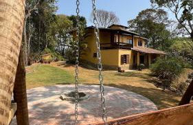 Refúgio em Macacos para até 12 hóspedes com piscina aquecida, 5 suítes e riacho - Foto 8