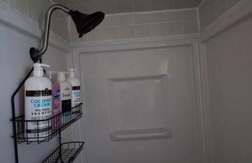 Perfect Combo of Charm & Comfort- 2Bedroom Home - Foto 26