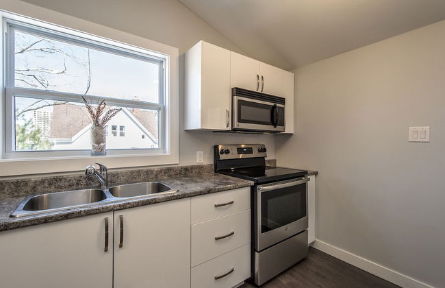 Spacious DAL & Downtown Apartments - Photo 37