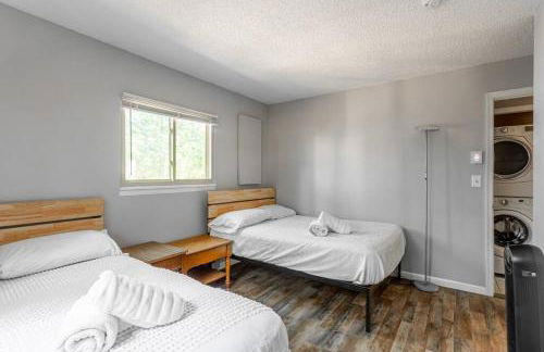 Cozy 3Br Fire Pit Hammock 2 Minutes to Beach - Foto 16