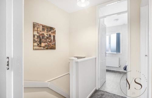 Group-Friendly 3BR Near Dudley + Parking - Foto 32