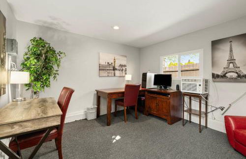 Spacious Family Home with Garage Game Room and Office! - Photo 8