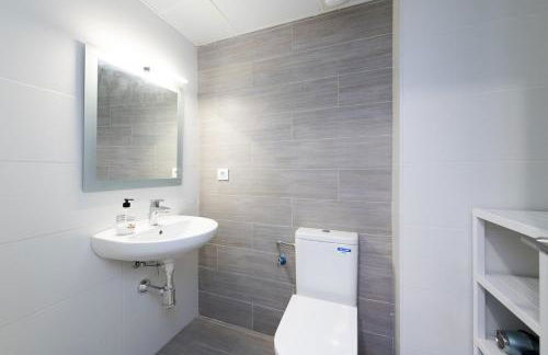 Hogar luminoso y amplio cerca del Mediterráneo - Photo 17