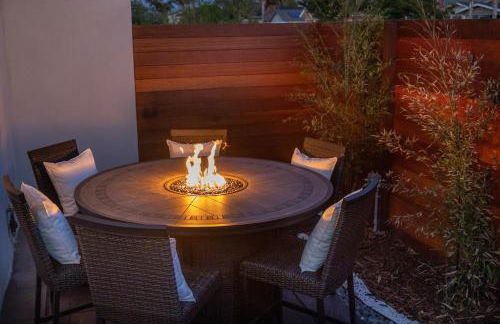 2 Bedroom House - Fire Pit Table BBQ - Downtown - Foto 27