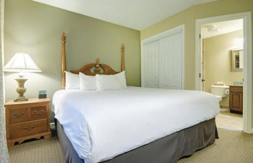 Charming 2BR Colonial Apartment with Resort Access - Foto 50