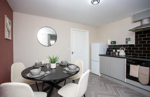 Vacant Nest Cleveland Close Central Parking - Photo 26