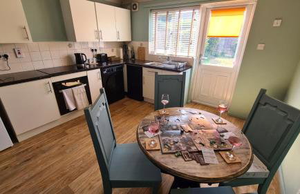 The Kingfisher, by Spires Accommodation a great location for visiting the NEC and Drayton Manor - Foto 3