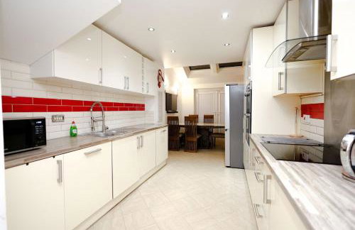 Cozy Place in Salford, Sleeps 8, 4 Bedroom, 5 Beds - Foto 36