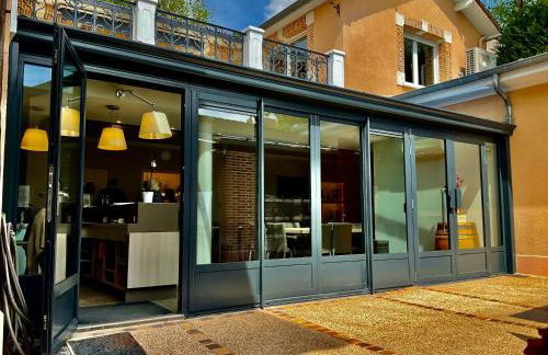 Les Loges Du Théatre 160m2 MAISON PRIVÉ 14 personnes MAX tout équipé a 200m de l'AVENUE DE CHAMPAGNE et toutes commodités DEGUSTATION CHAMPAGNE OFFERTE jacuzzi sauna jeux velos EMPLACEMENT EXCEPTIONNEL et CHIC - Foto 80