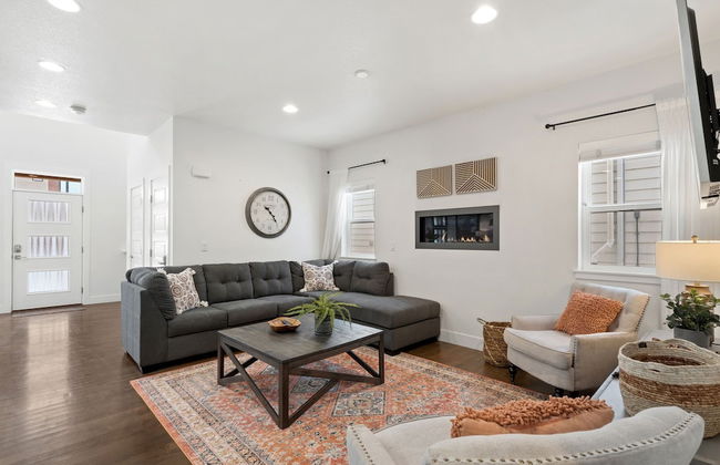 Steps From River & Old Town - Hot Tub & King Bd - Foto 16