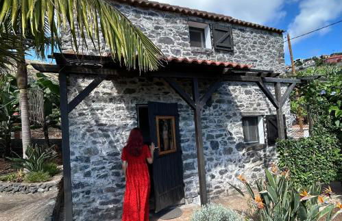 As Casinhas da Madeira - Cosy Stone Cottage in a subtropical garden - Foto 3