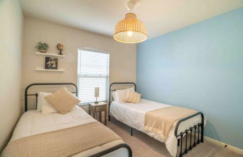 Modern 4BR home in Casa Grande 65 inch TV - Foto 21