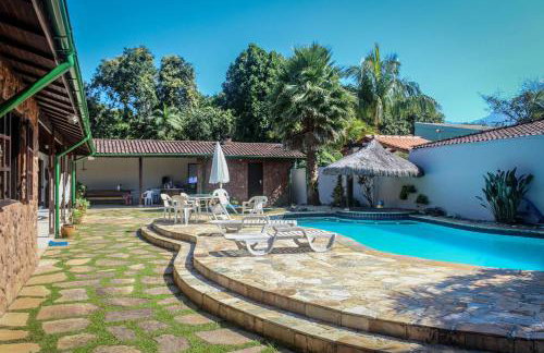 Casa Enorme para 12 pessoas, 4 suites e um fundo com 18mil metros de mata e um pier no rio que sai para o mar-Internet 100MB - Photo 1