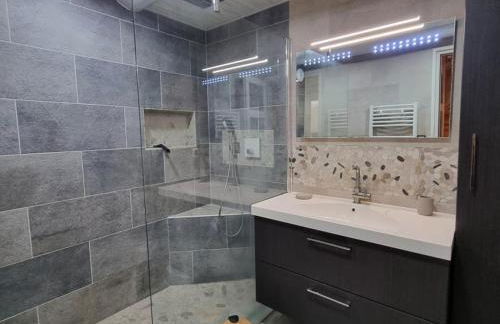 Gîte de charme à Usson-en-Forez avec bain nordique et confort haut de gamme - FR-1-496-359 - Foto 20