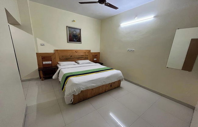 Savitri Bungalow - Photo 10